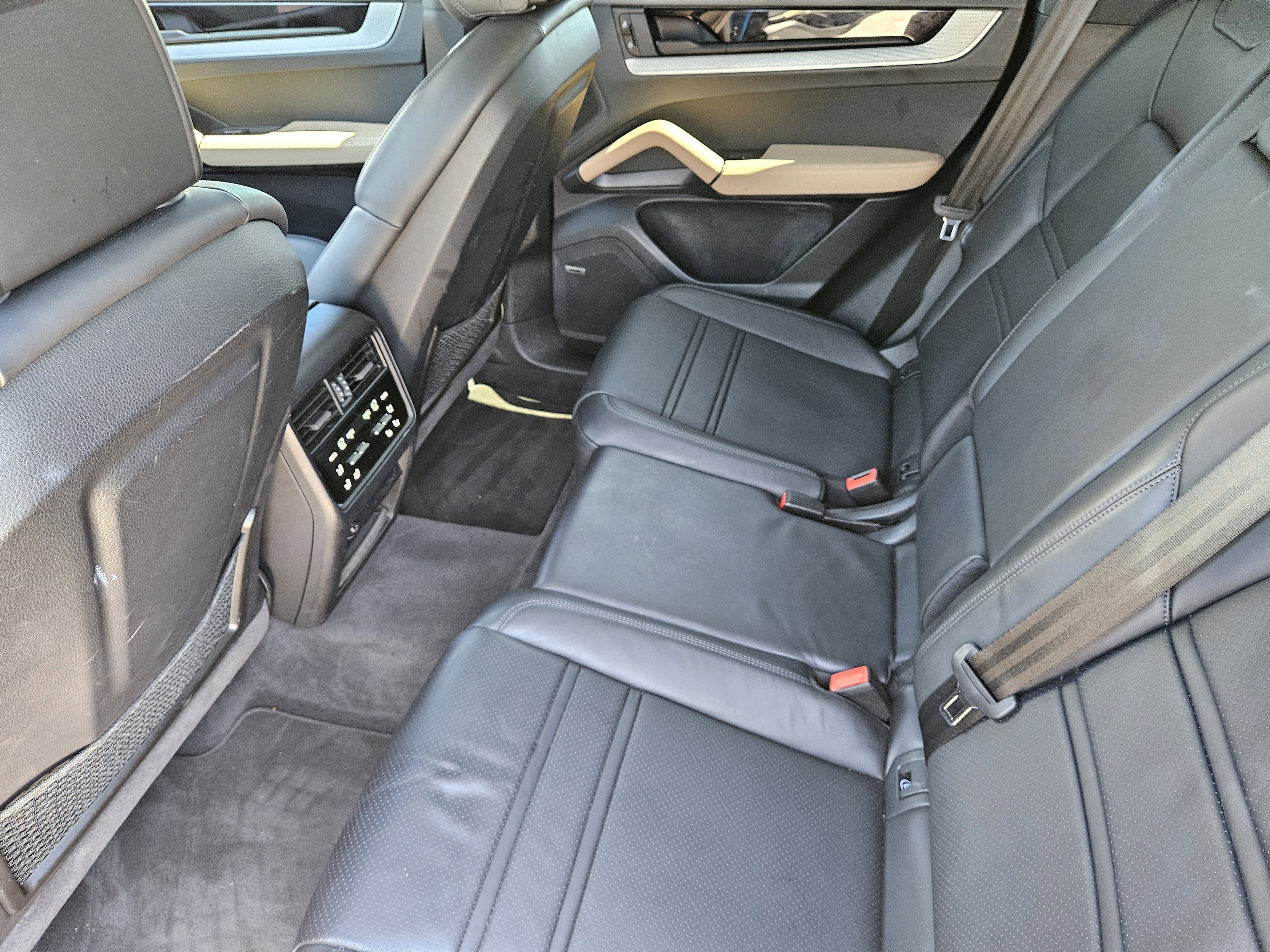 Certified 2024 Porsche Cayenne S AWD/4WD image 28