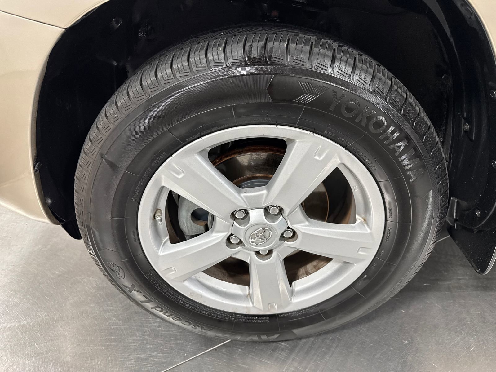 Used 2007 Toyota RAV4 2WD V6 image 2