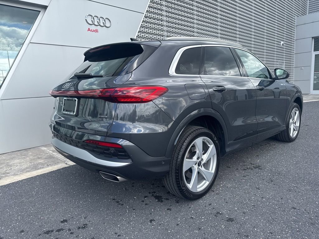 Used 2025 Audi Q5 Premium Plus w/ Premium Plus AWD/4WD image 3