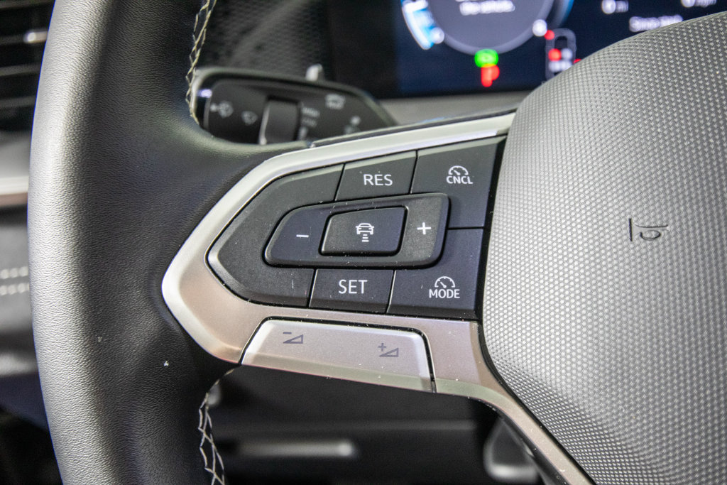 Used 2026 Volkswagen Tiguan SE FWD image 20