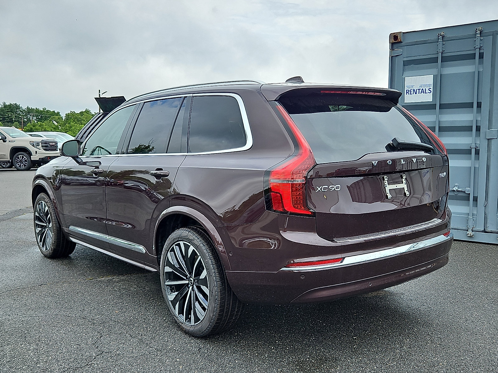 New 2026 Volvo XC90 T8 Plus w/ Protection Package Premier AWD/4WD image 4