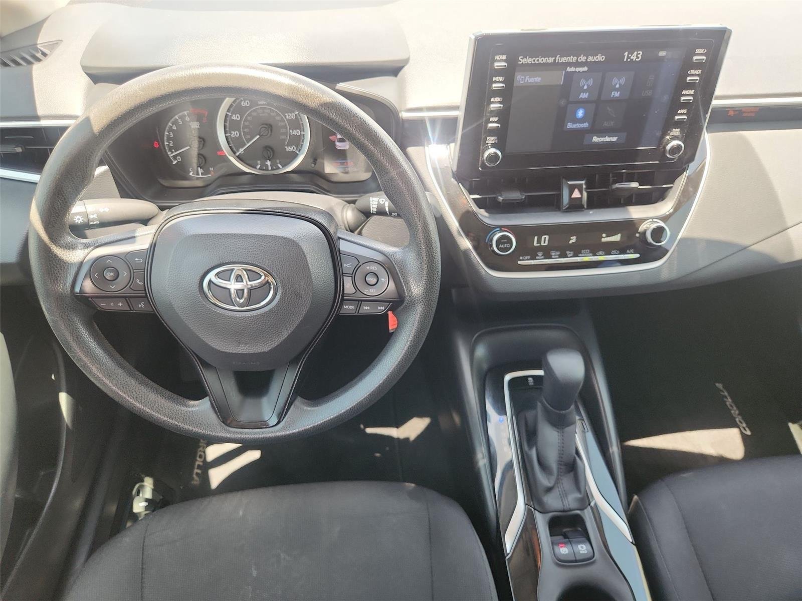 Used 2020 Toyota Corolla LE FWD image 11