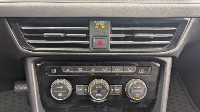 Used 2022 Volkswagen Taos SEL w/ Panoramic Sunroof Package image 34