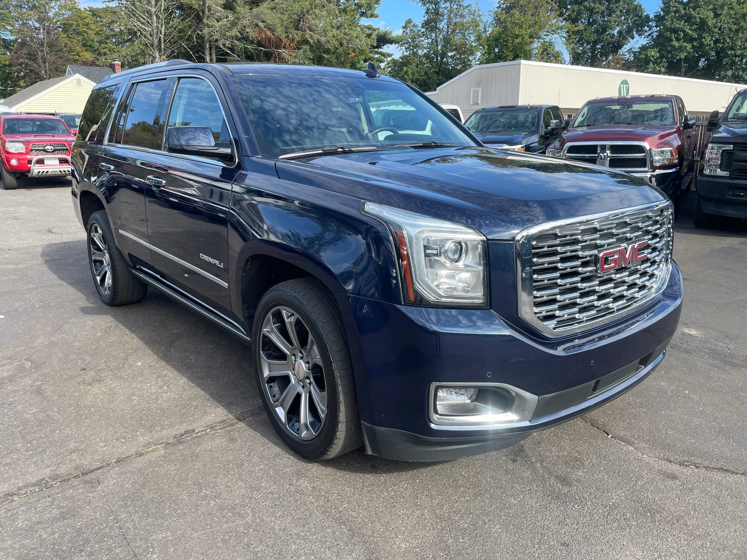 Used 2018 GMC Yukon Denali w/ Open Road Package AWD/4WD image 7