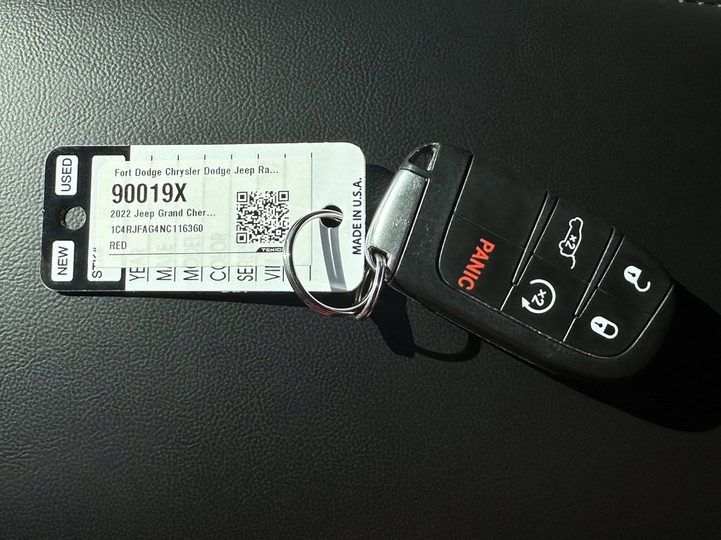 Used 2022 Jeep Grand Cherokee Laredo X image 38