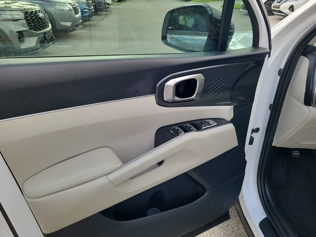 Used 2023 Kia Sorento S FWD image 24