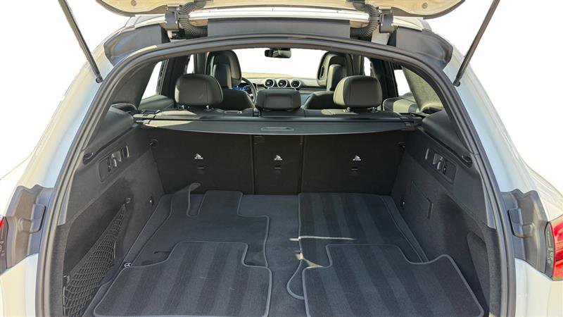Used 2025 Mercedes-Benz GLC 300 image 19