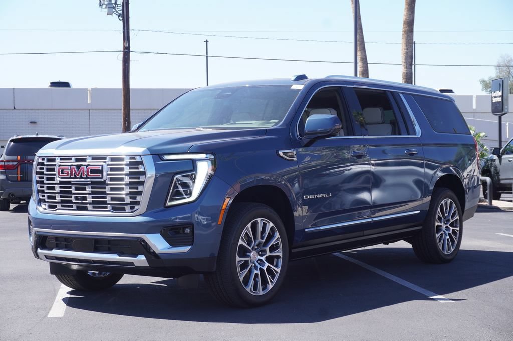 New 2026 GMC Yukon XL Denali w/ Sun & Power Step Package AWD/4WD image 4