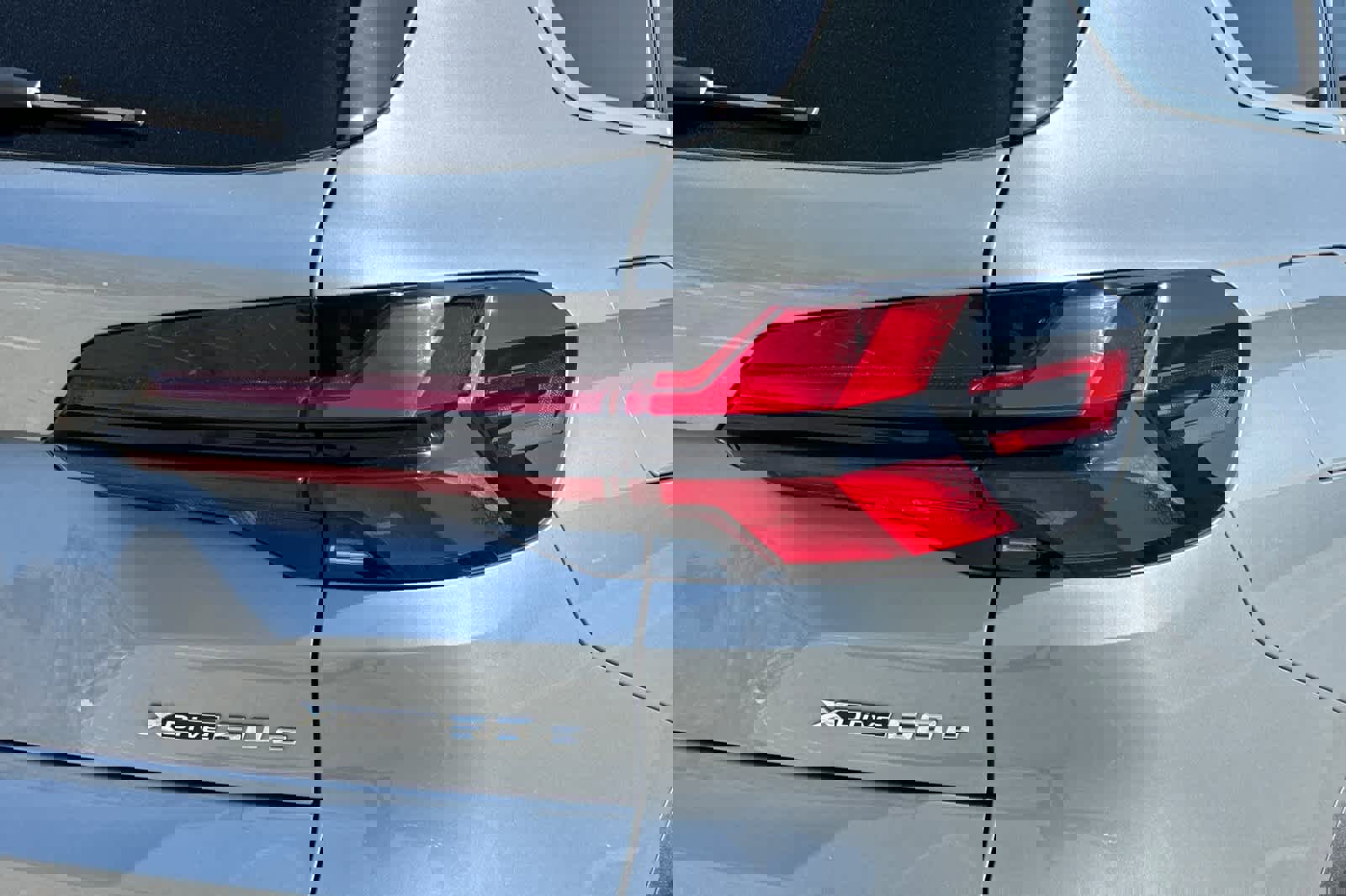 Used 2025 BMW X5 xDrive50e w/ Premium Package image 31