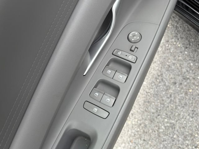 Used 2023 Hyundai Elantra SEL w/ Cargo Package FWD image 13