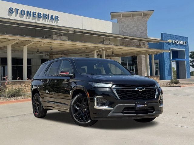 Used 2023 Chevrolet Traverse Premier w/ Redline Edition FWD image 2