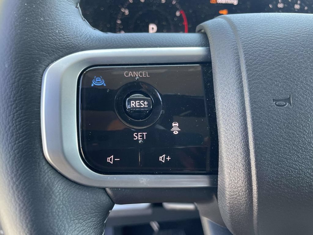 Used 2025 Nissan Armada SV AWD/4WD image 19