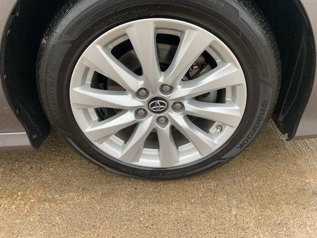 Used 2019 Toyota Camry L image 27