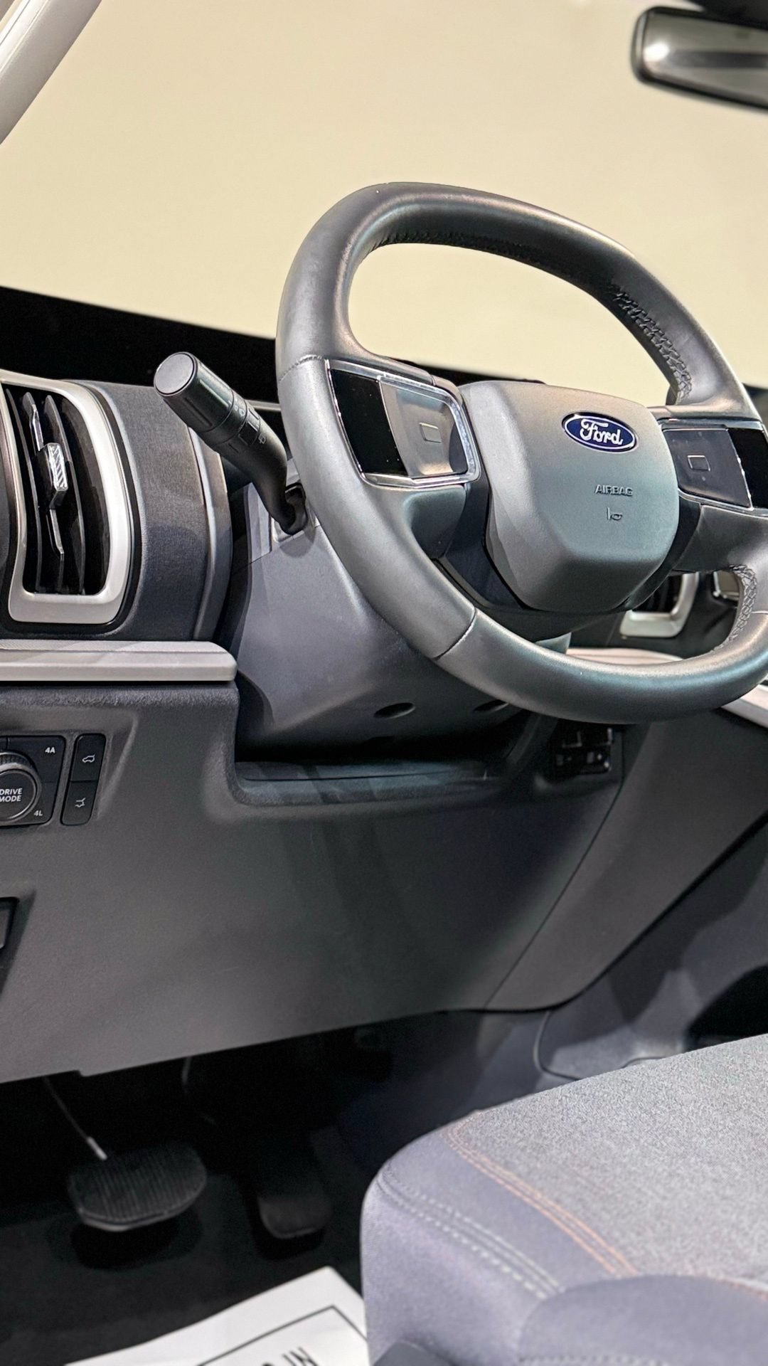 Used 2025 Ford Expedition Max Active AWD/4WD image 49