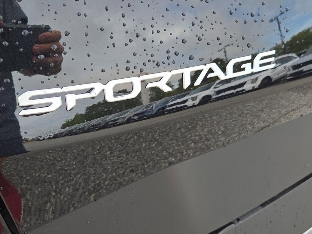 New 2026 Kia Sportage LX image 13