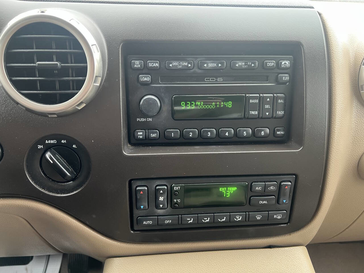 Used 2004 Ford Expedition Eddie Bauer image 10