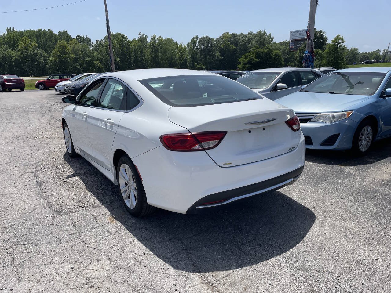 Used 2015 Chrysler 200 Limited FWD image 4
