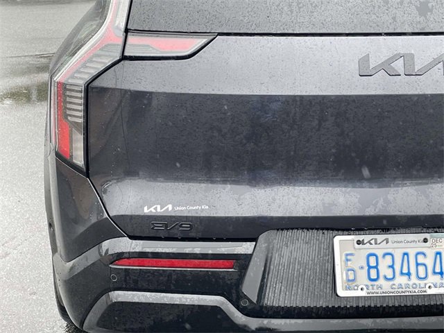 New 2026 Kia EV9 Land w/ Nightfall Edition Package image 10