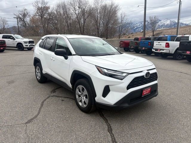 Used 2024 Toyota RAV4 LE AWD/4WD image 7