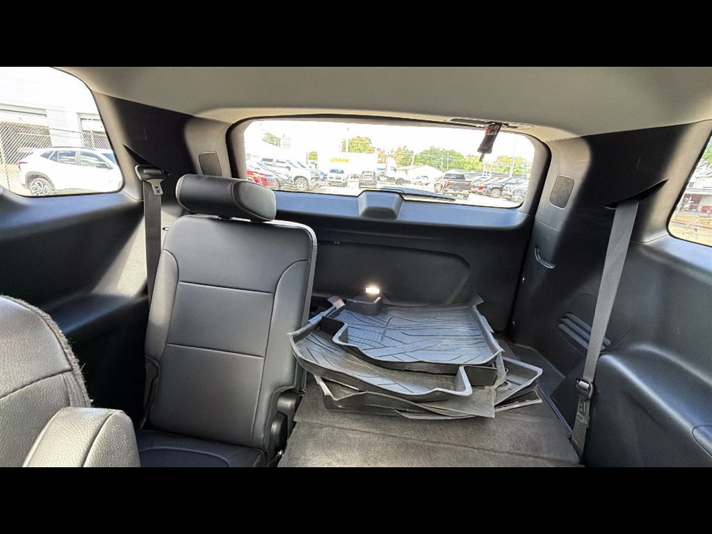 Used 2021 Chevrolet Traverse Premier w/ Redline Edition AWD/4WD image 25