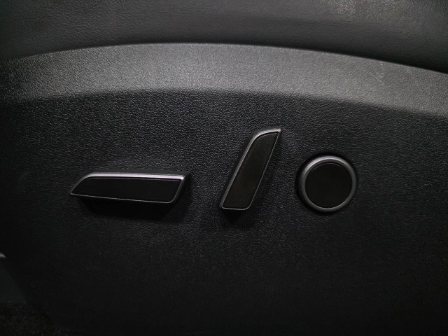 Used 2024 Tesla Model Y Long Range image 29