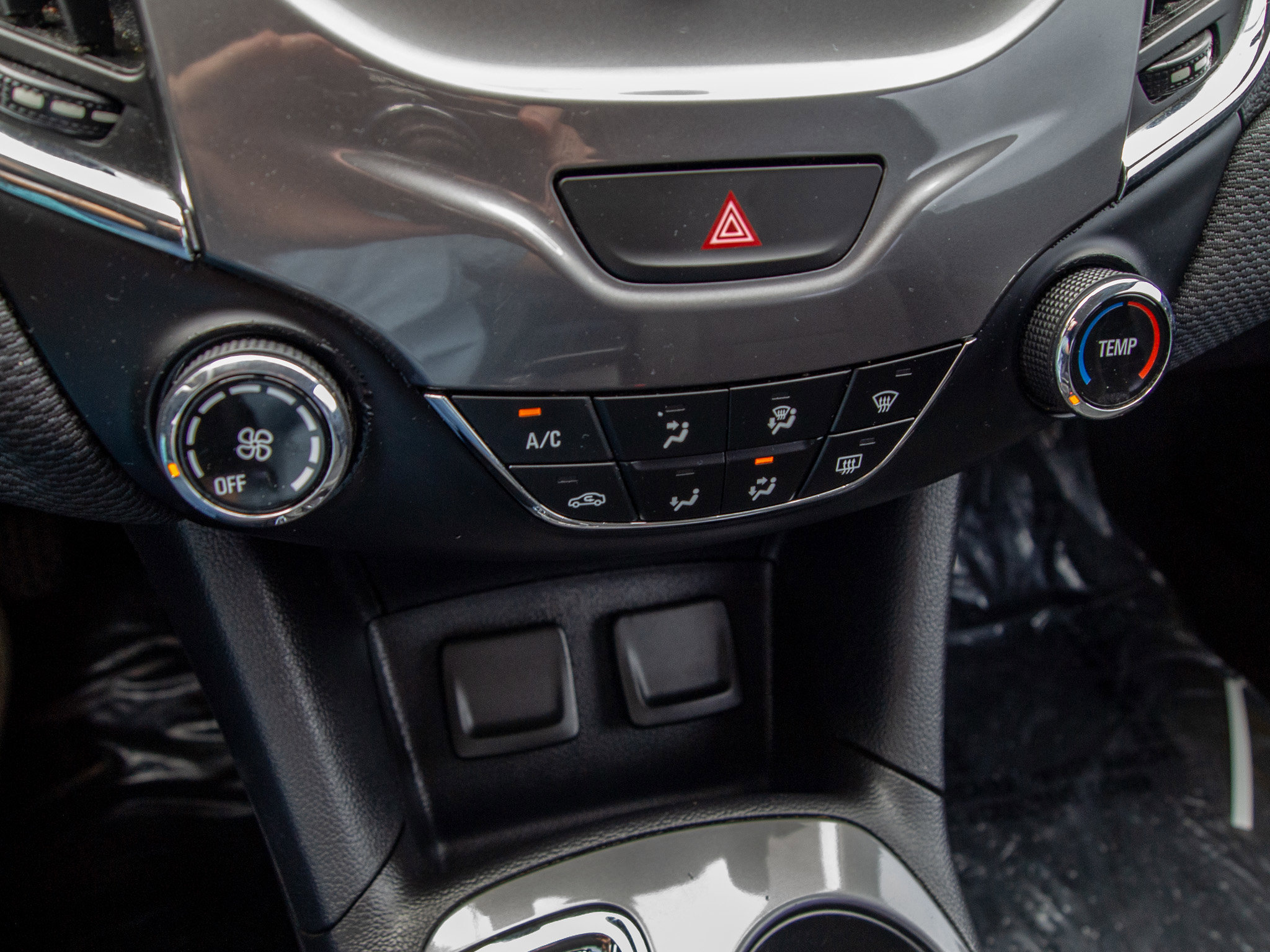 Used 2018 Chevrolet Cruze LT image 18