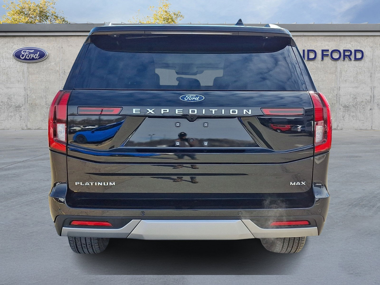 Certified 2025 Ford Expedition Max Platinum w/ Driver's Package image 5