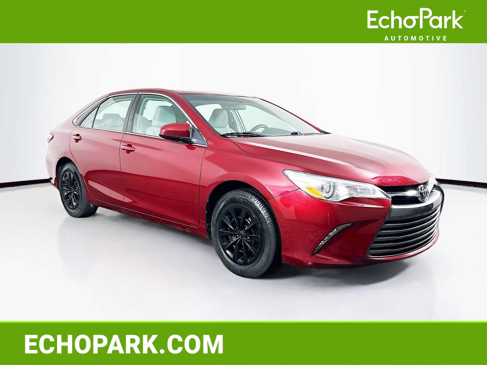 Used 2015 Toyota Camry LE image 1