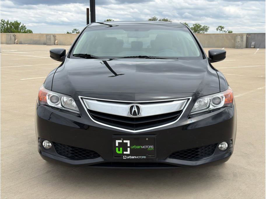 Used 2014 Acura ILX w/ Technology Package FWD image 2