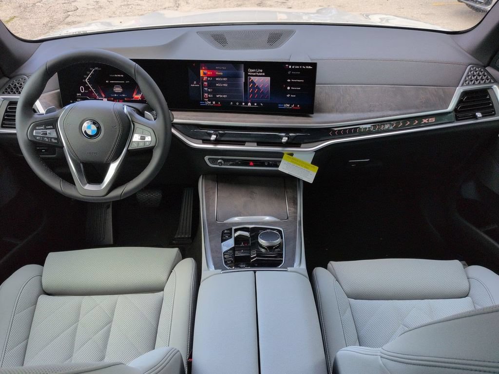 New 2026 BMW X5 xDrive40i w/ Parking Assistance Package AWD/4WD image 15