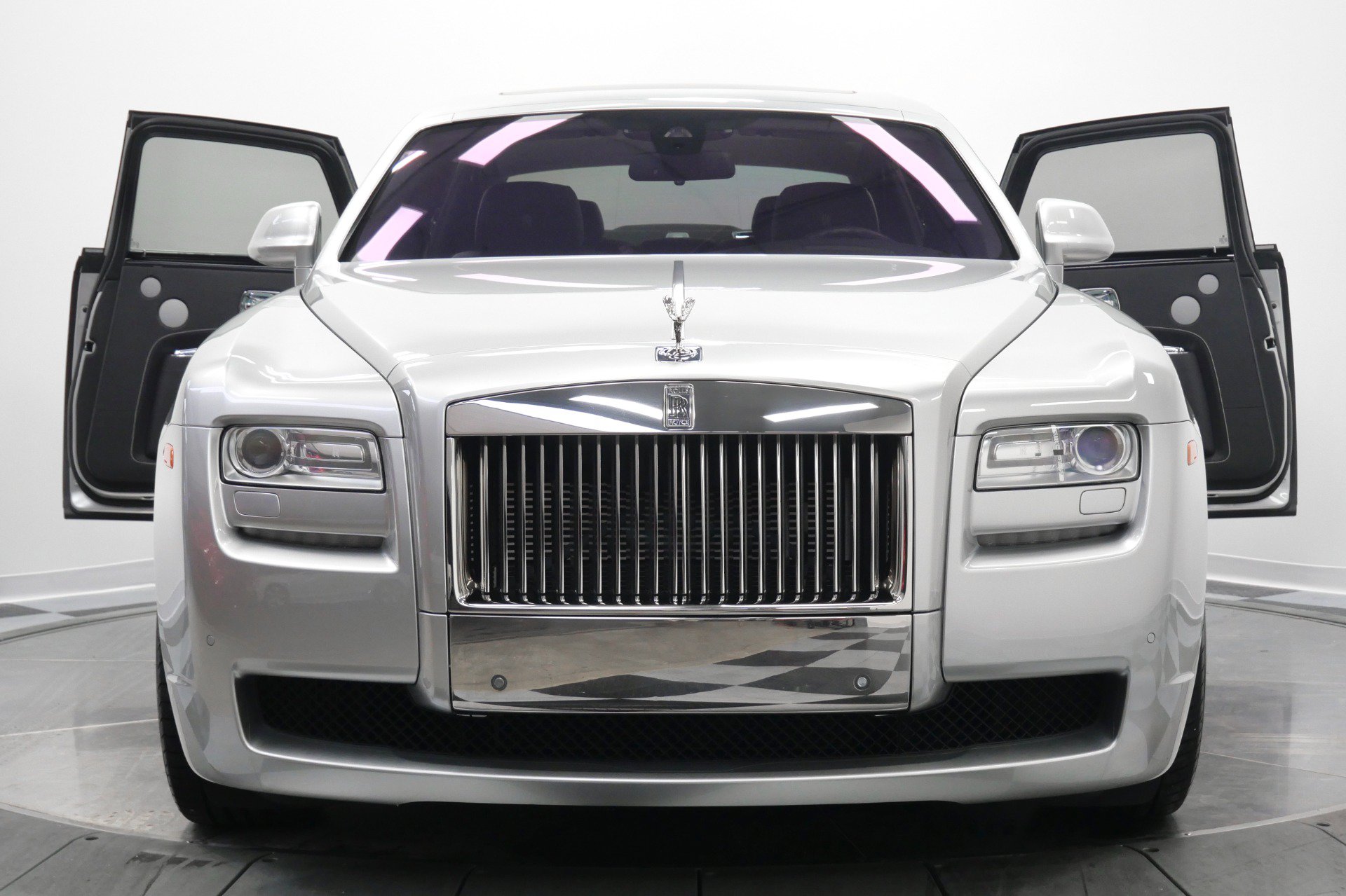 Used 2013 Rolls-Royce Ghost RWD image 4