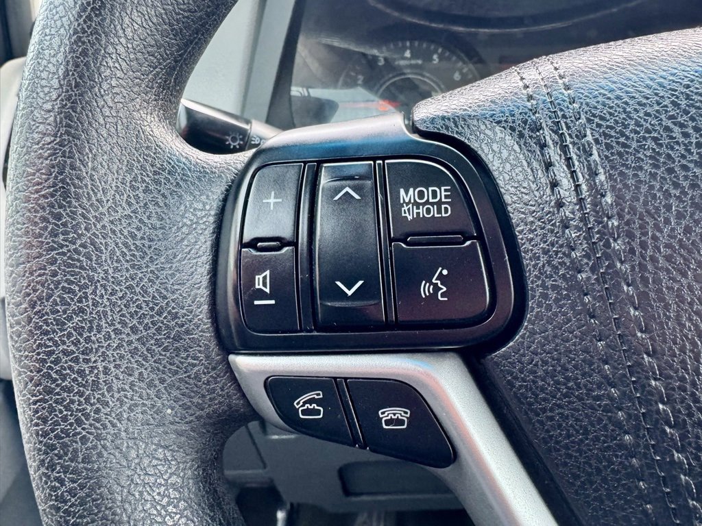 Used 2017 Toyota Sienna L image 25