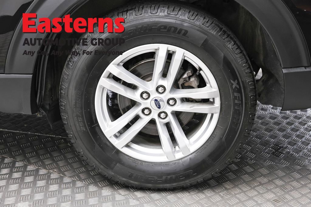 Used 2023 Ford Explorer XLT w/ Equipment Group 202A image 8