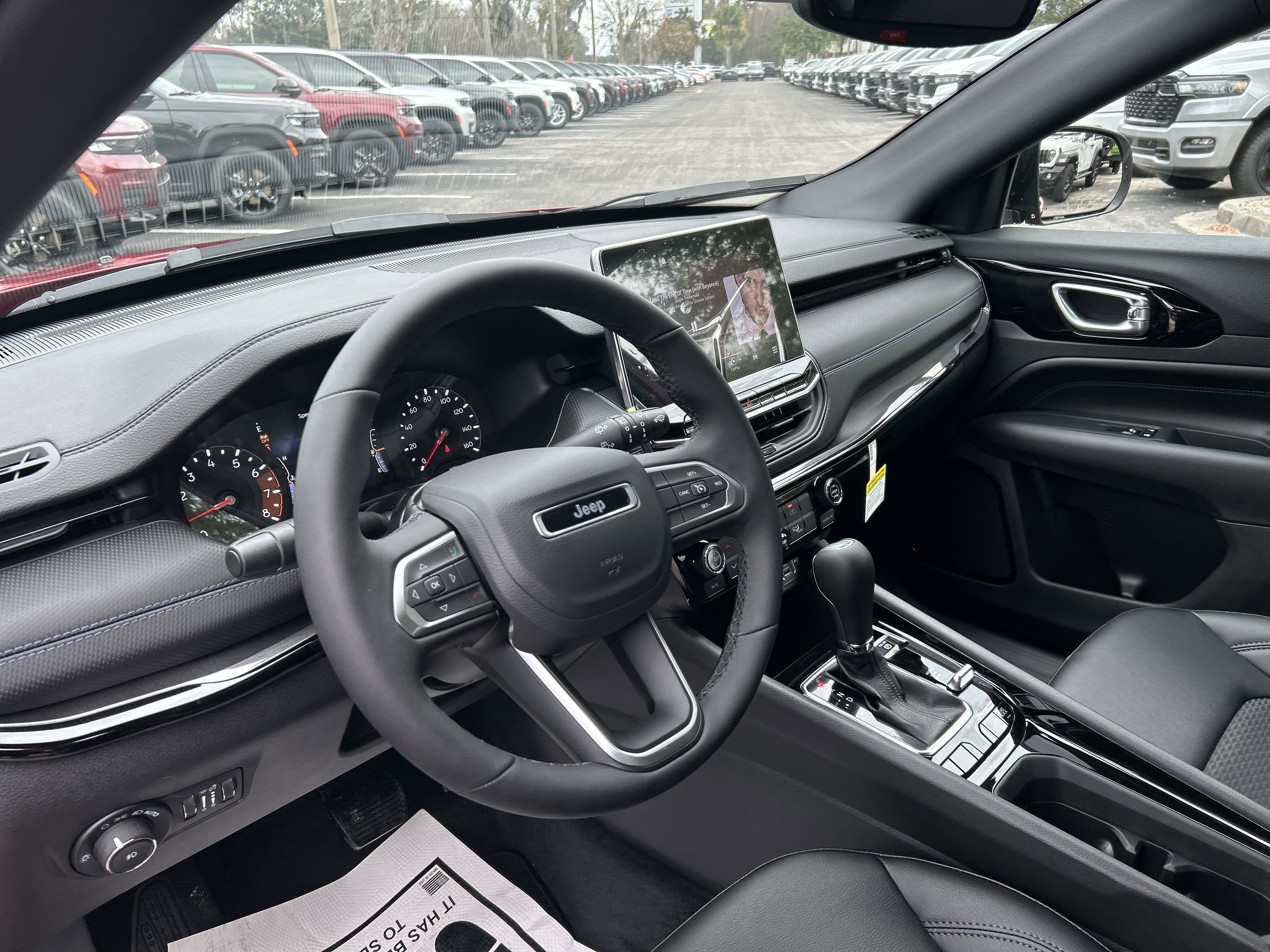 New 2026 Jeep Compass Latitude image 13