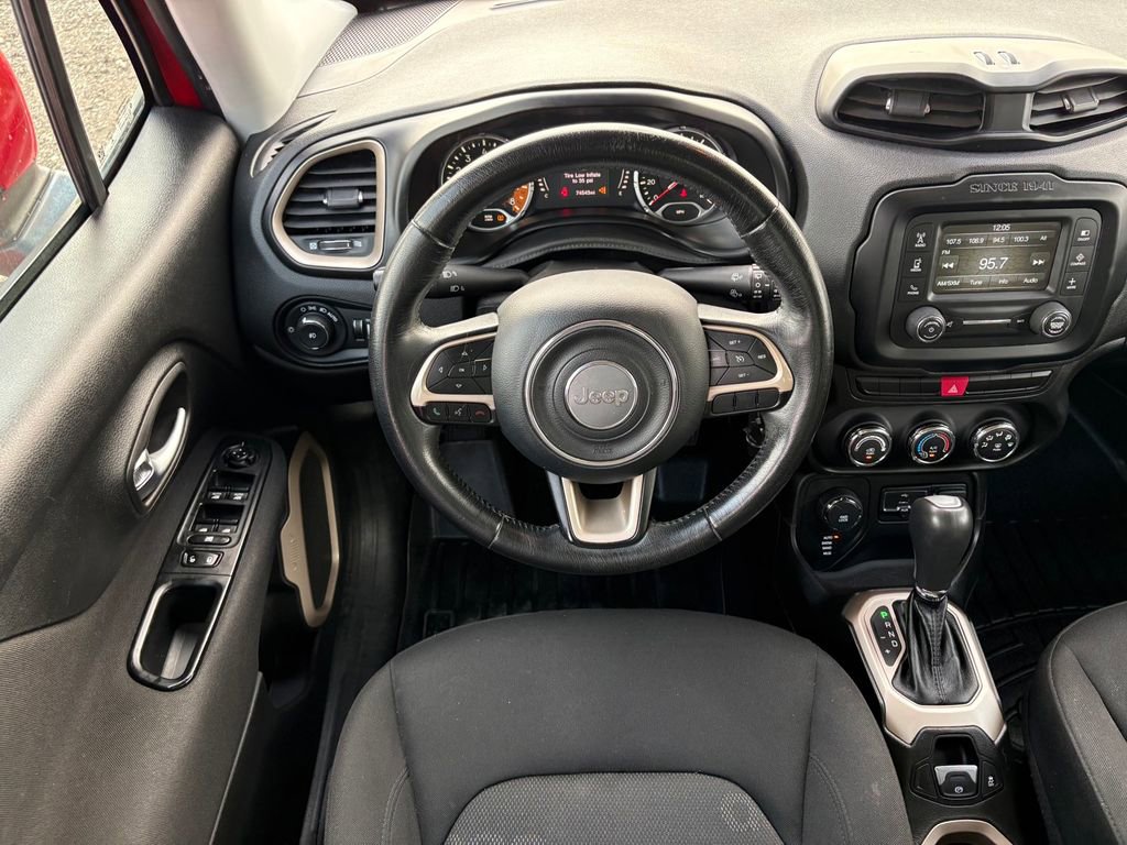 Used 2015 Jeep Renegade Latitude AWD/4WD image 16