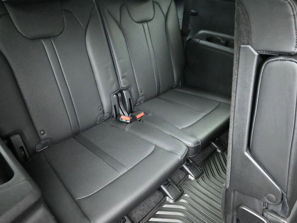 Used 2023 Kia Sorento S image 9