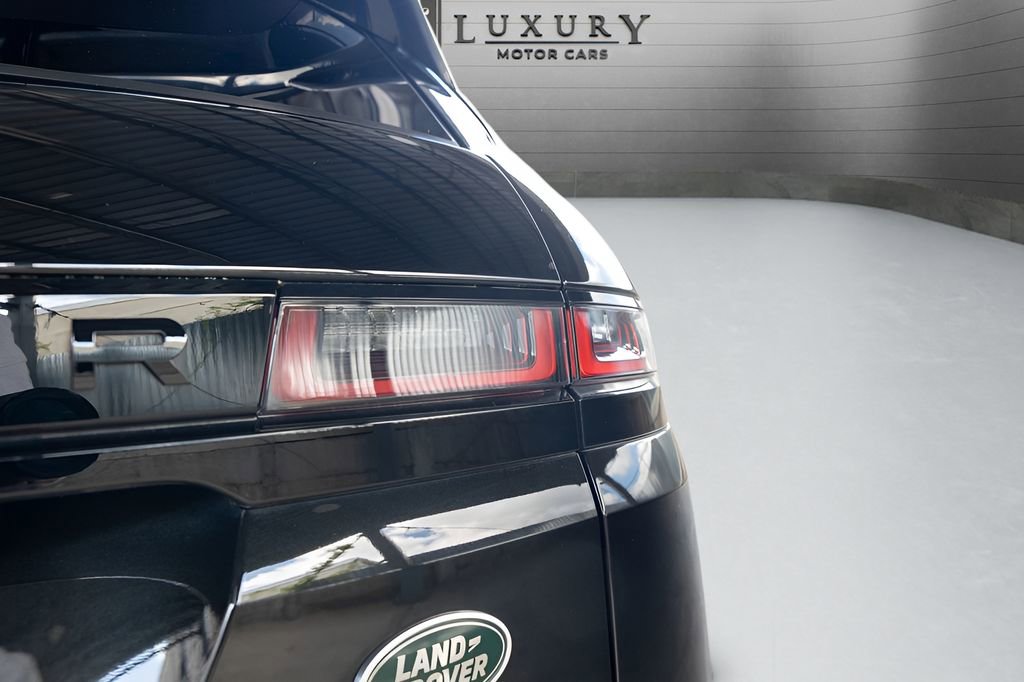 Used 2022 Land Rover Range Rover Evoque R-Dynamic S AWD/4WD image 17