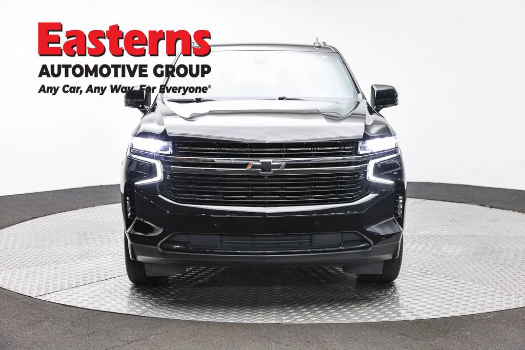 Used 2022 Chevrolet Suburban RST w/ Luxury Package AWD/4WD image 2