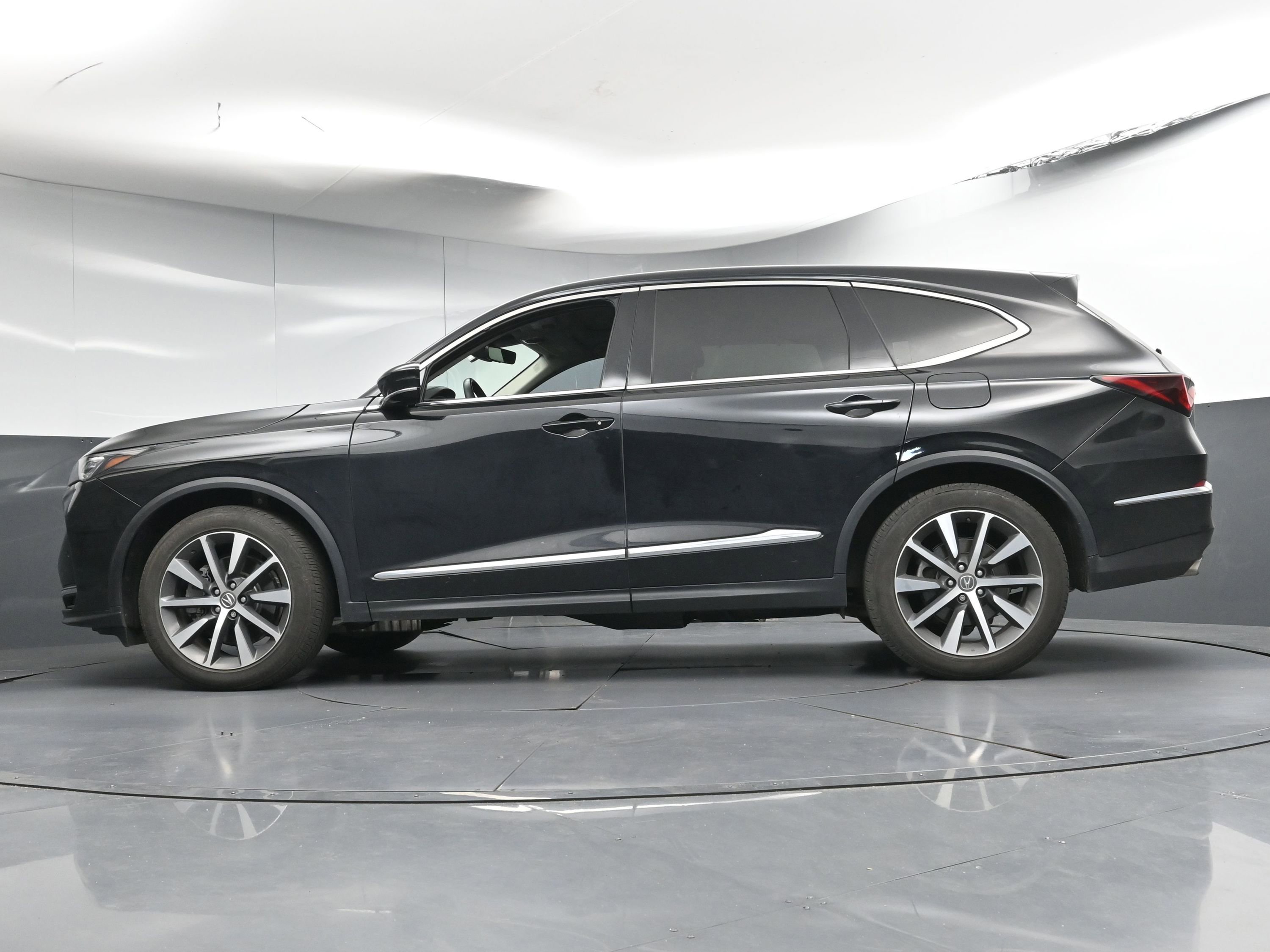 Used 2025 Acura MDX FWD w/ Technology Package image 29