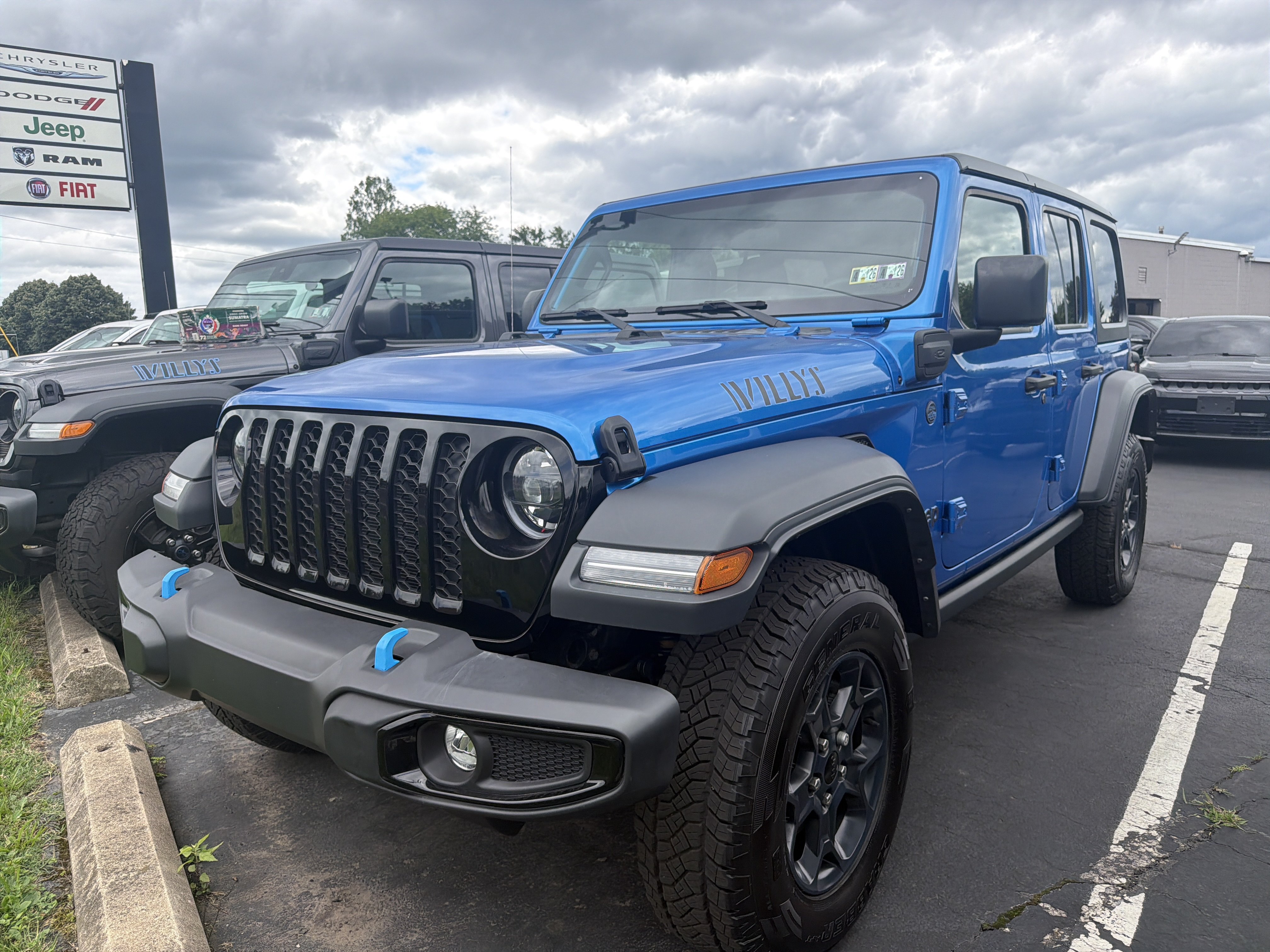 Certified 2023 Jeep Wrangler Unlimited w/ Convenience Group AWD/4WD image 3