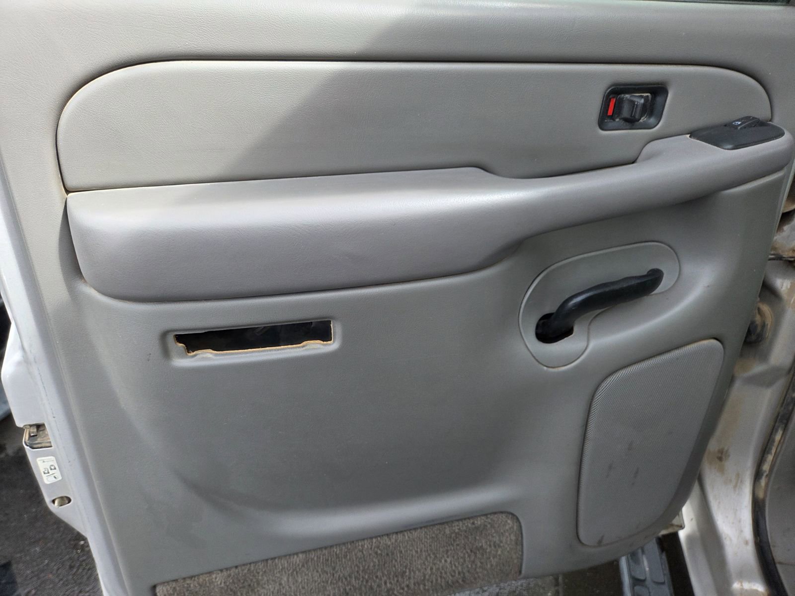 Used 2005 GMC Sierra 2500 SLT w/ Heavy-Duty Power Package image 8