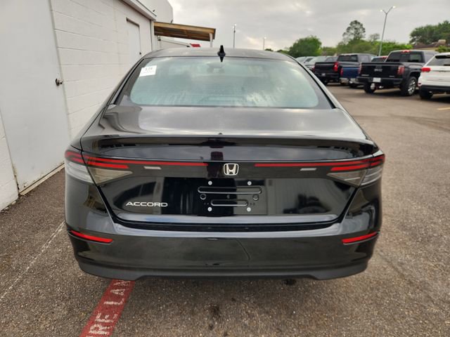 Used 2025 Honda Accord SE image 4