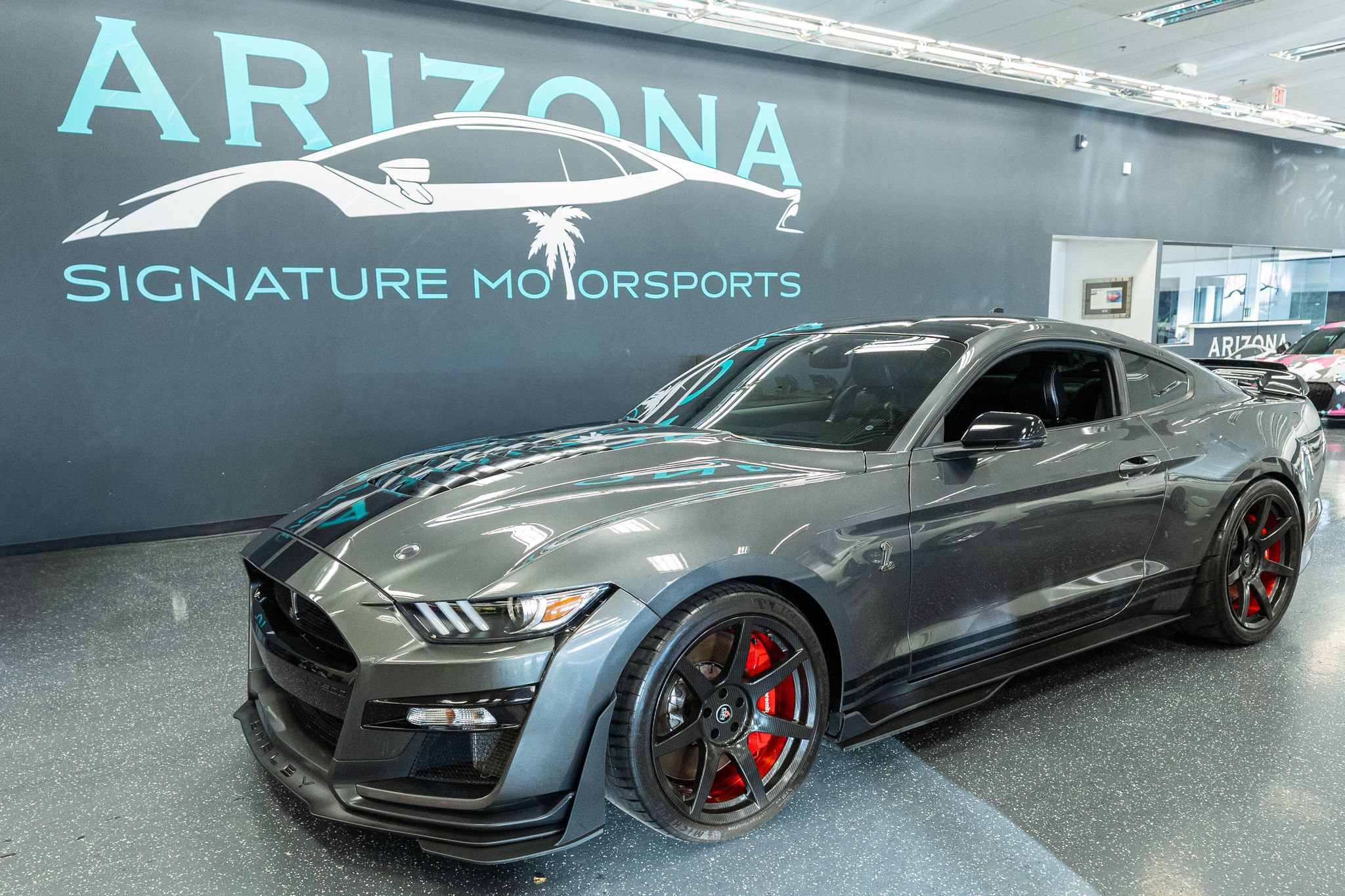 Used 2020 Ford Mustang Shelby GT500 w/ Technology Package RWD image 1