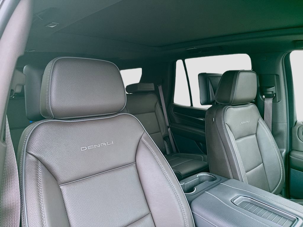 Used 2024 GMC Yukon Denali w/ Denali Reserve Package image 27