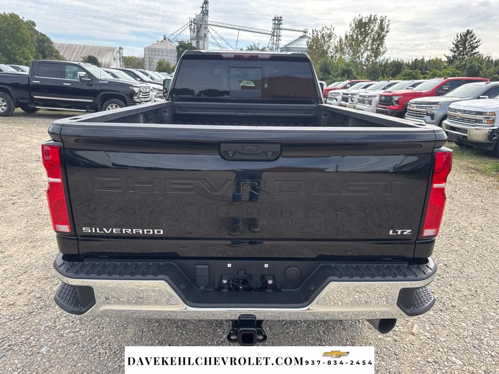 Used 2025 Chevrolet Silverado 3500 LTZ w/ LTZ Plus Package AWD/4WD image 4