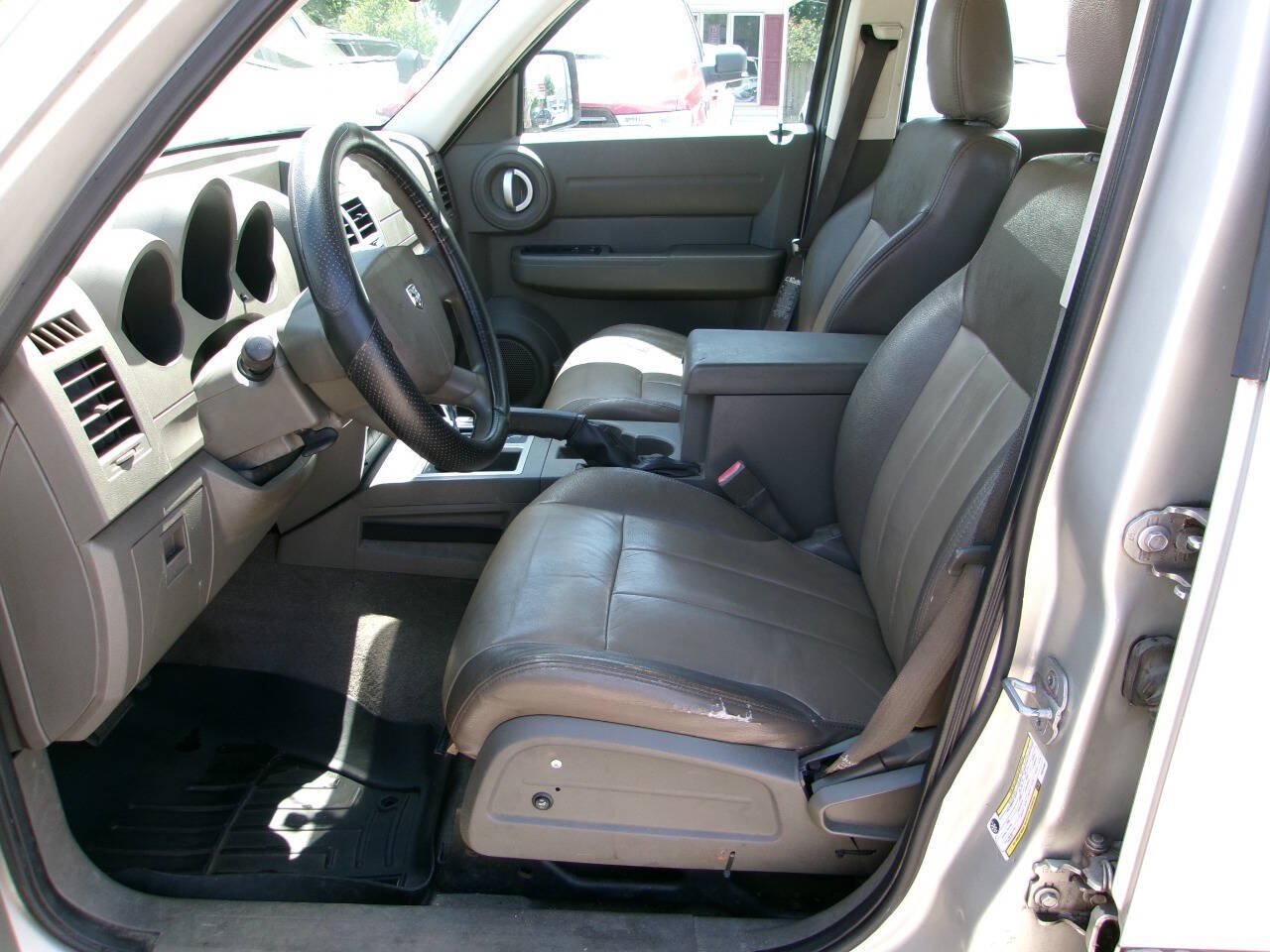 Used 2008 Dodge Nitro SXT AWD/4WD image 7