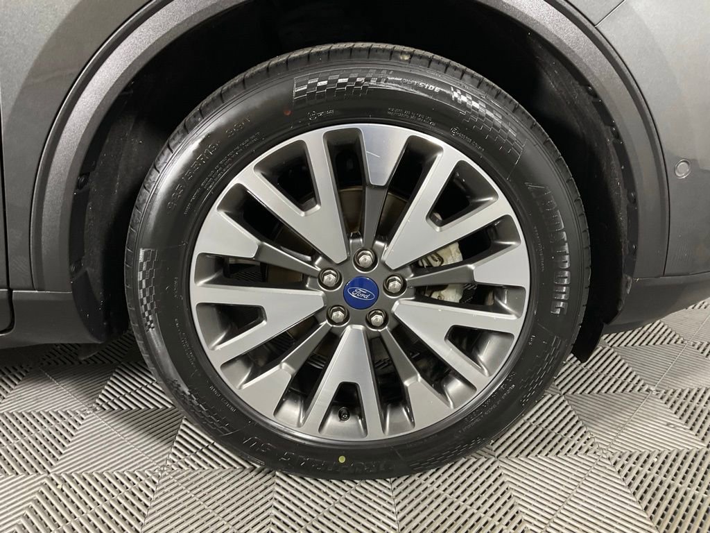 Used 2020 Ford Escape Titanium image 10