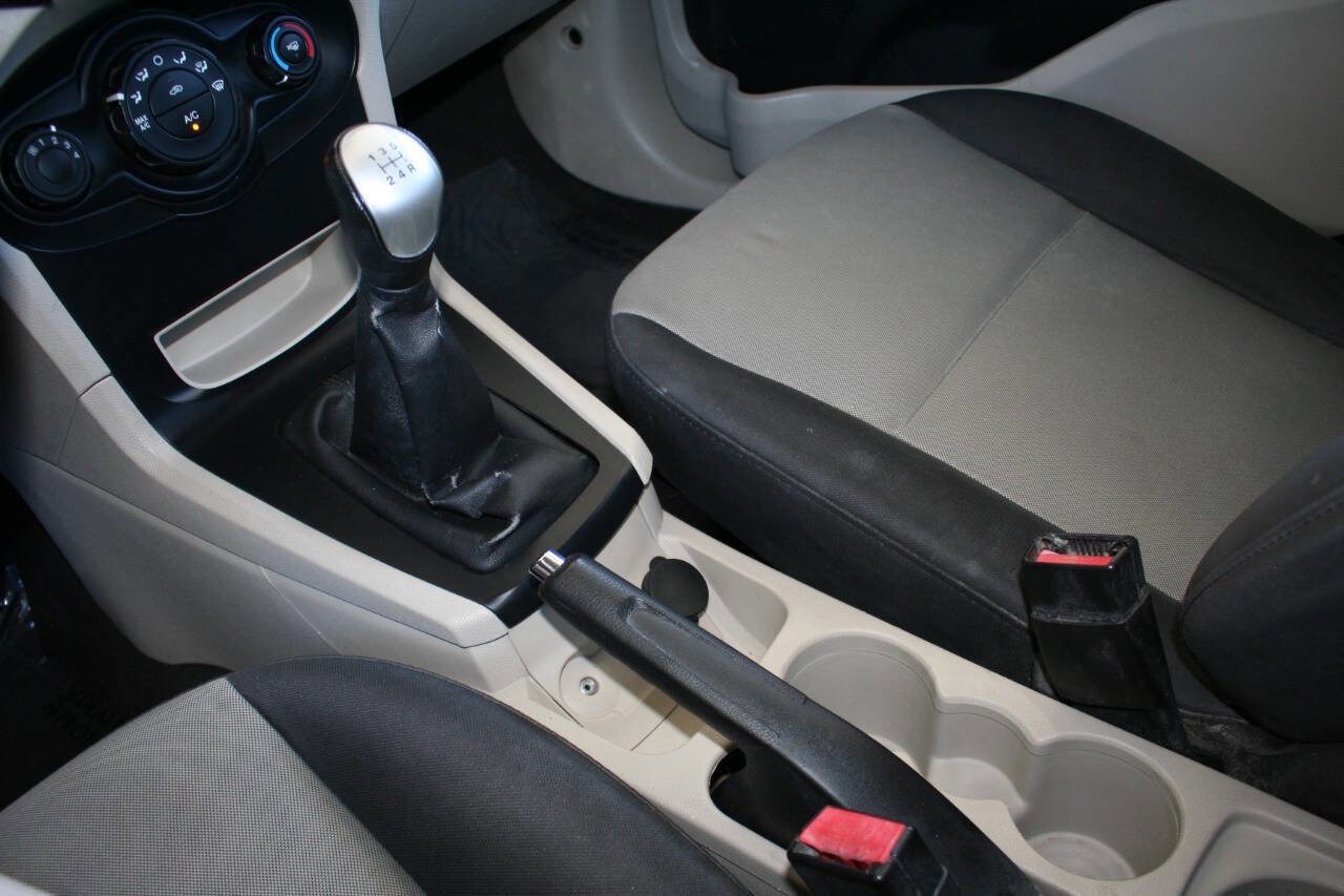Used 2012 Ford Fiesta S FWD image 18