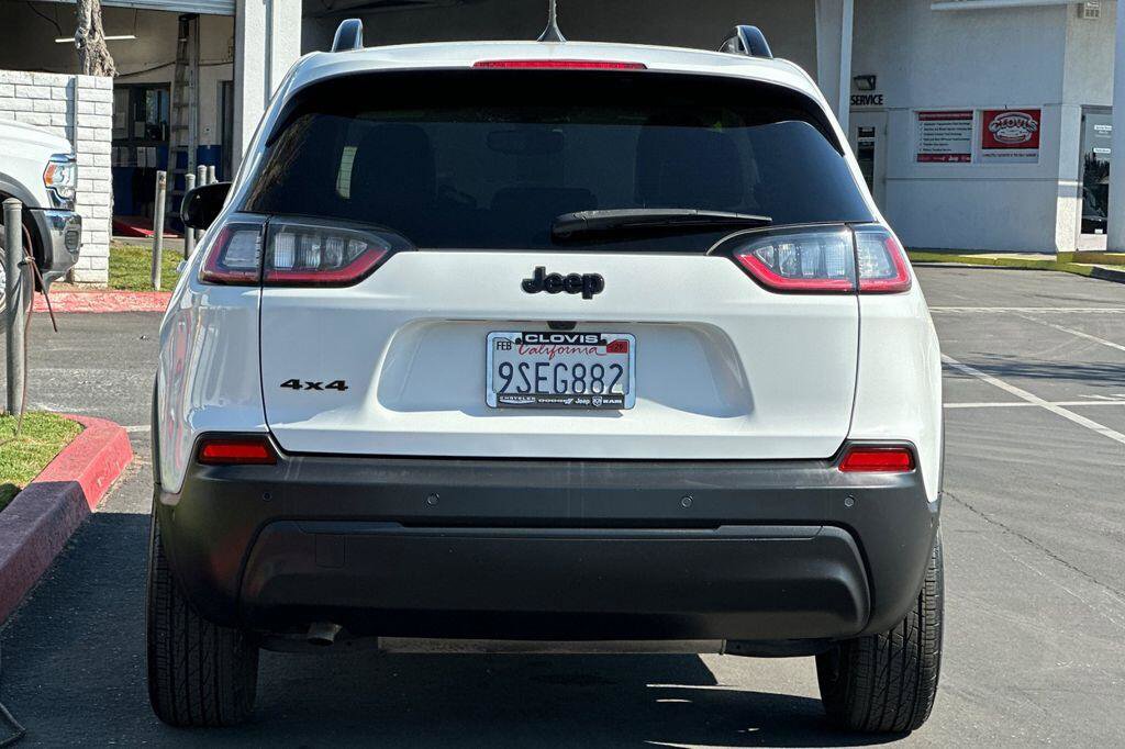 Used 2023 Jeep Cherokee Altitude Lux w/ Lux Elite Package image 5