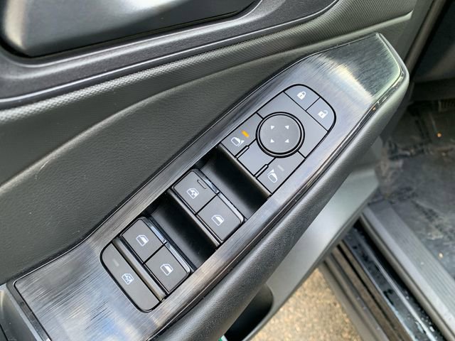 Used 2024 Nissan Rogue S image 19